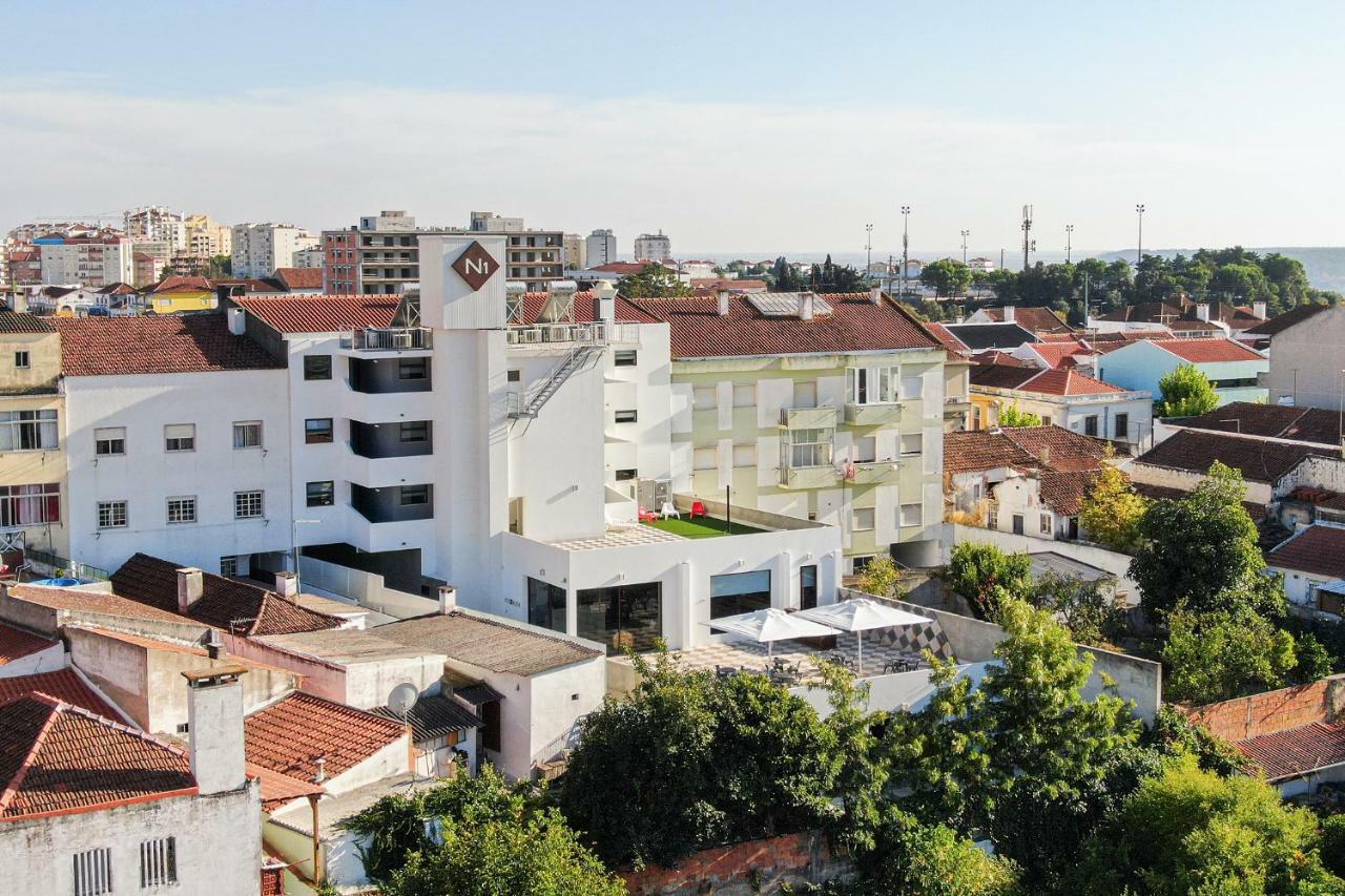 N1 Hostel Apartments And Suites Santarem Bagian luar foto
