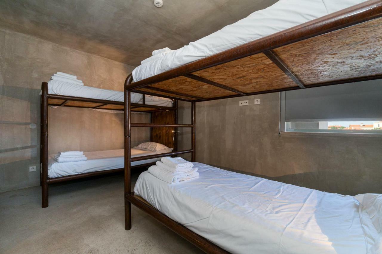 N1 Hostel Apartments And Suites Santarem Bagian luar foto